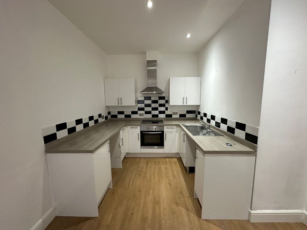 2 bed flat to rent in Eden Gate Apartments, Par PL24, £800 pcm