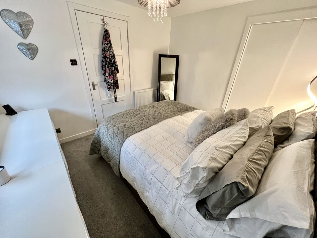 2 bed flat for sale in Glenmalloch Place, Elderslie, Johnstone PA5, £109,995