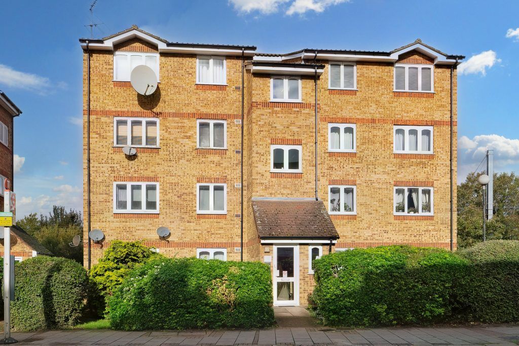 1 bed flat for sale in Flat 17, Brunel House, Harrow Road, London NW10, £200,000