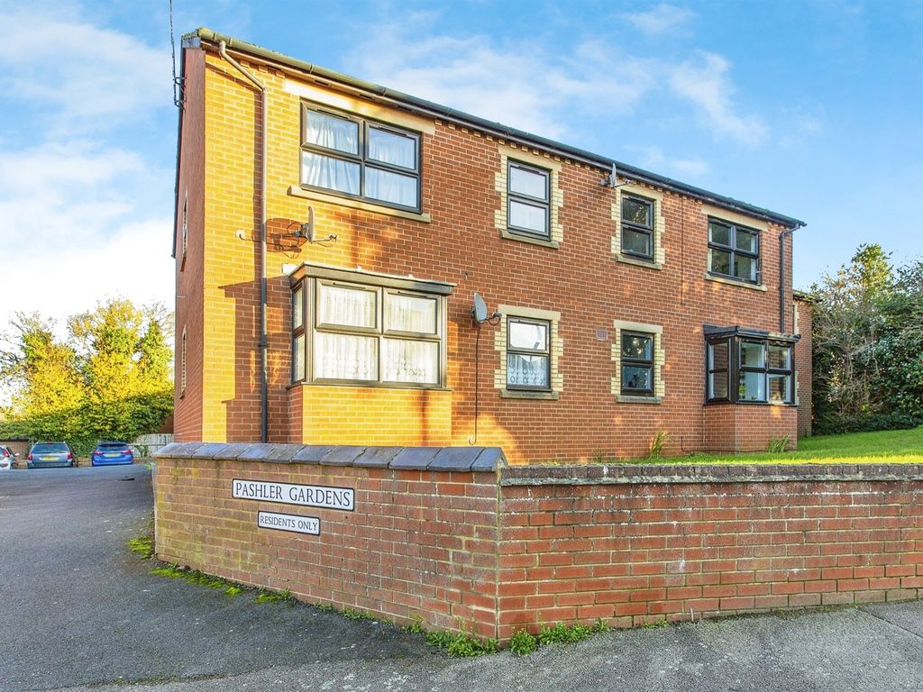 2 bed flat for sale in Pashler Gardens, Thrapston, Kettering NN14, £130,000