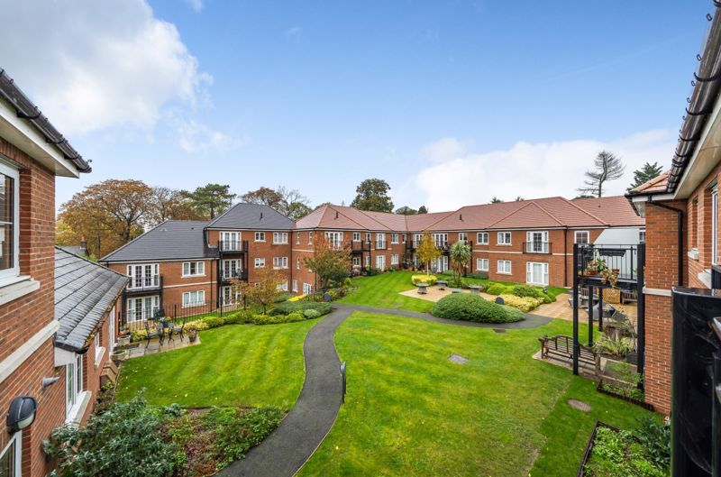 2 bed property for sale in Eaves Court, The Retreat, Princes Risborough Retirement Property HP27, £375,000