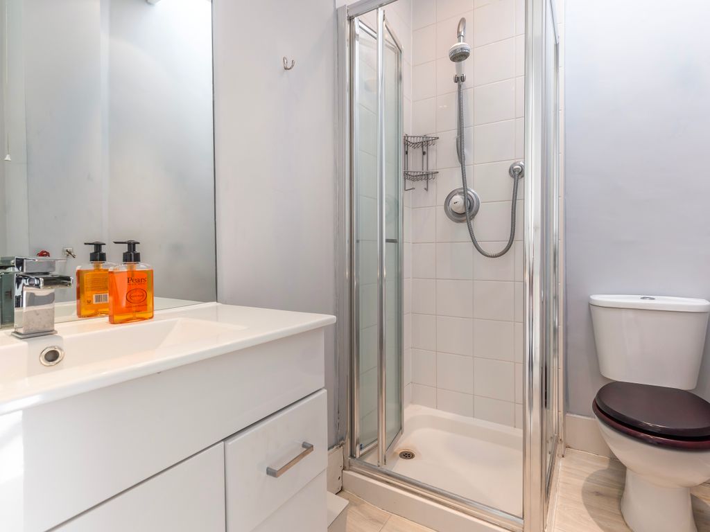 2 bed flat for sale in Cornwall Gardens, London SW7, £1,600,000