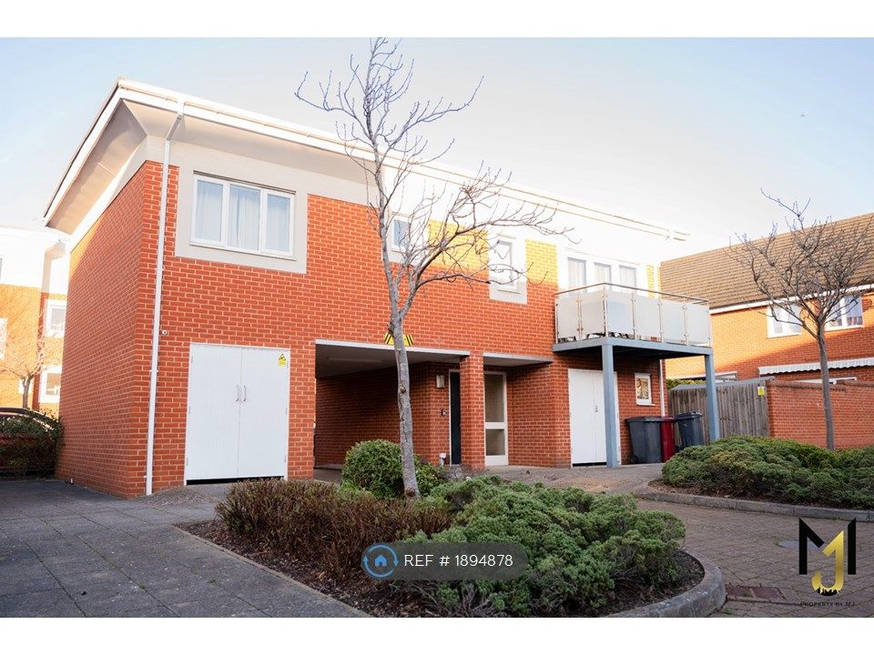 2 bed detached house to rent in Rushley Way, Reading RG2, £1,750 pcm