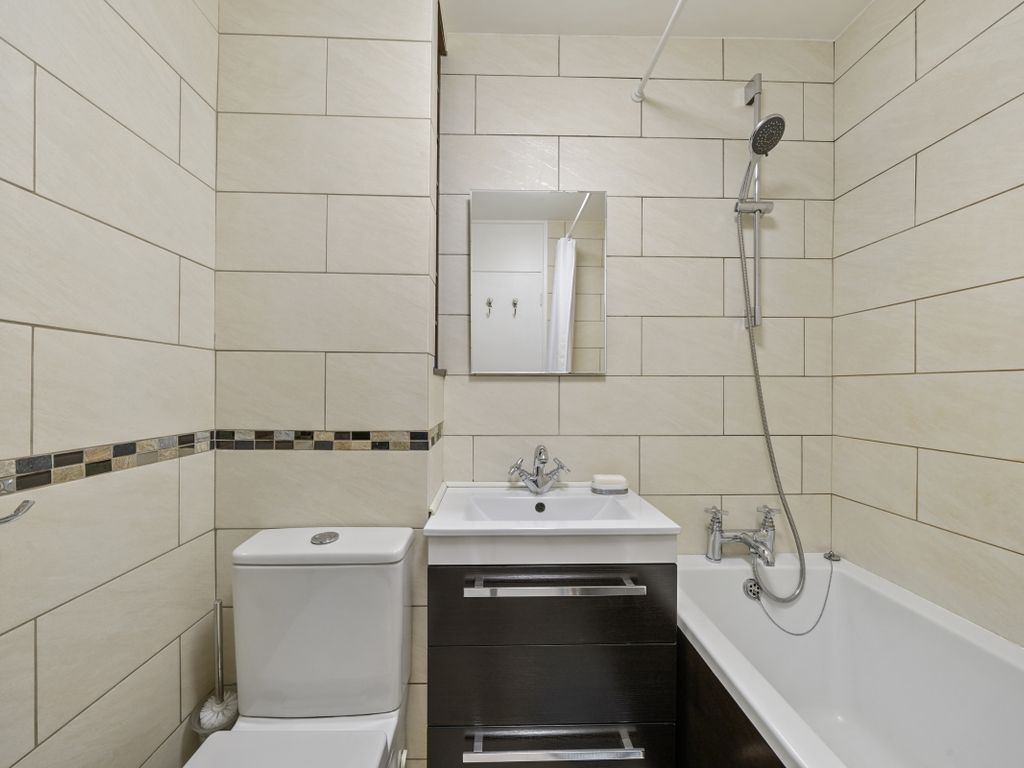 1 bed flat for sale in Christie Court, Hornsey Road, Archway N19, £380,000