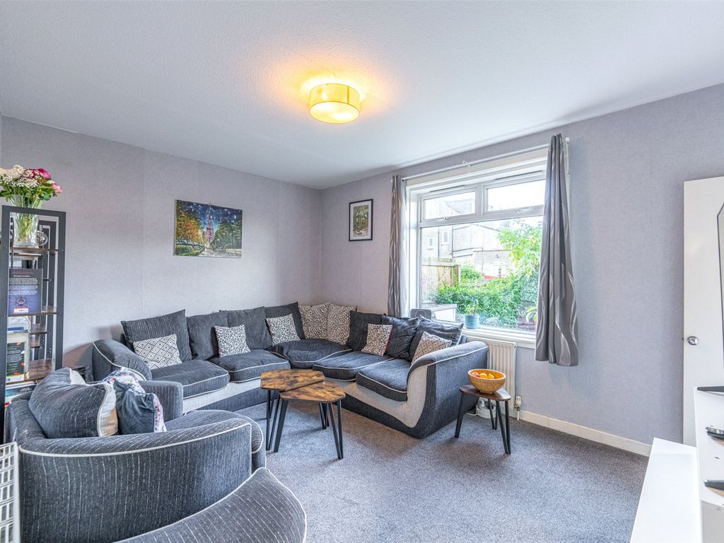 2 bed flat for sale in Broomfield Crescent, Edinburgh EH12, £175,000