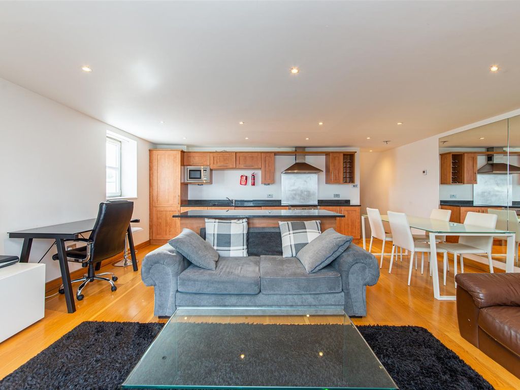 2 bed flat to rent in Murton House, Grainger Street, Newcastle Upon Tyne NE1, £2,000 pcm
