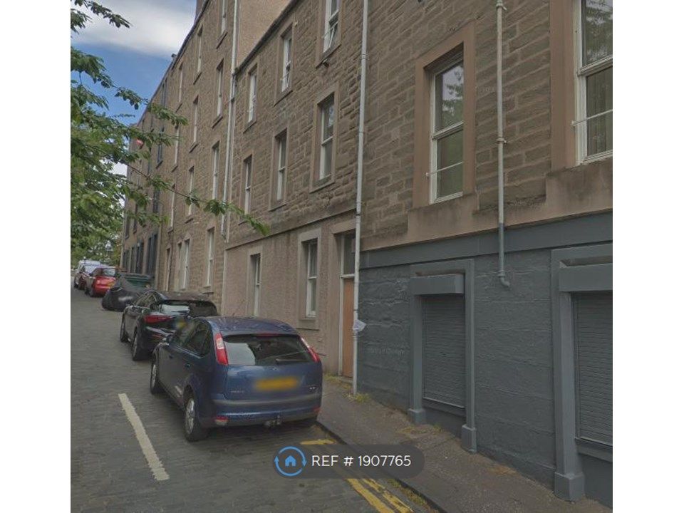 2 bed flat to rent in St. Peter Street, Dundee DD1, £950 pcm