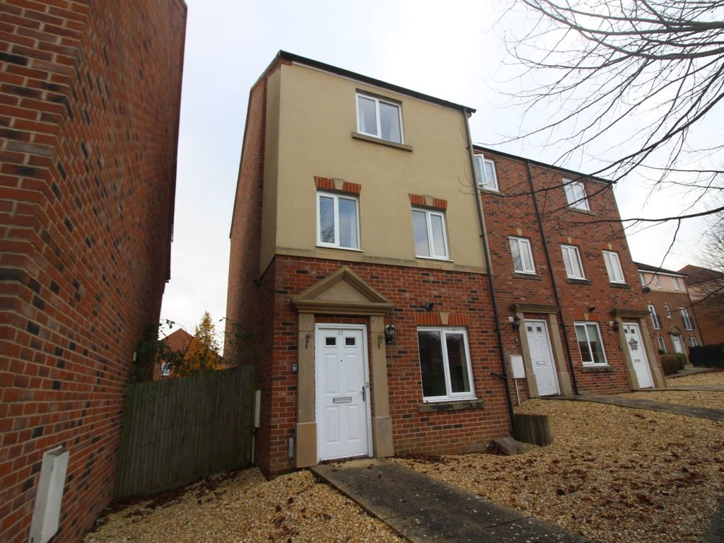 4 bed town house to rent in Pasture Walk, Andover, Hampshire SP11, £1,450 pcm