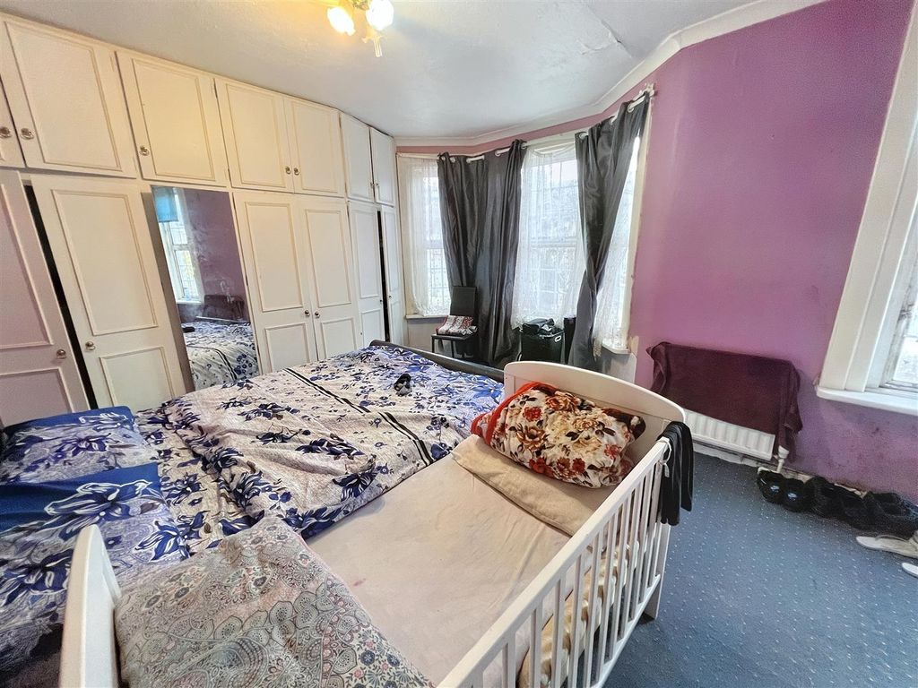 2 bed terraced house for sale in Tilbury Road, London E6, £392,000