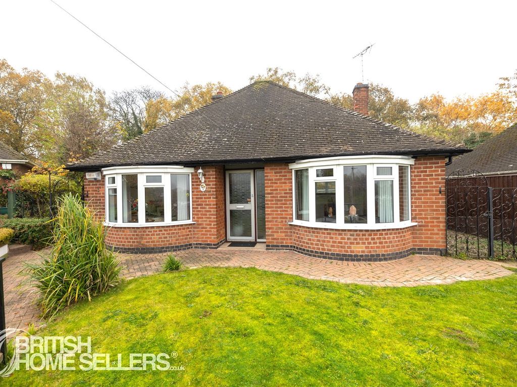 2 bed bungalow for sale in Snow Hill, Leicester, Leicestershire LE4, £290,000