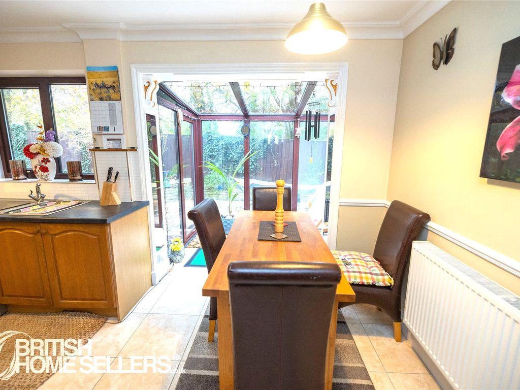 2 bed bungalow for sale in Snow Hill, Leicester, Leicestershire LE4, £290,000