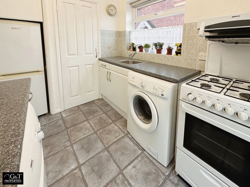2 bed bungalow for sale in Argyle Close, Wordsley, Stourbridge DY8, £240,000