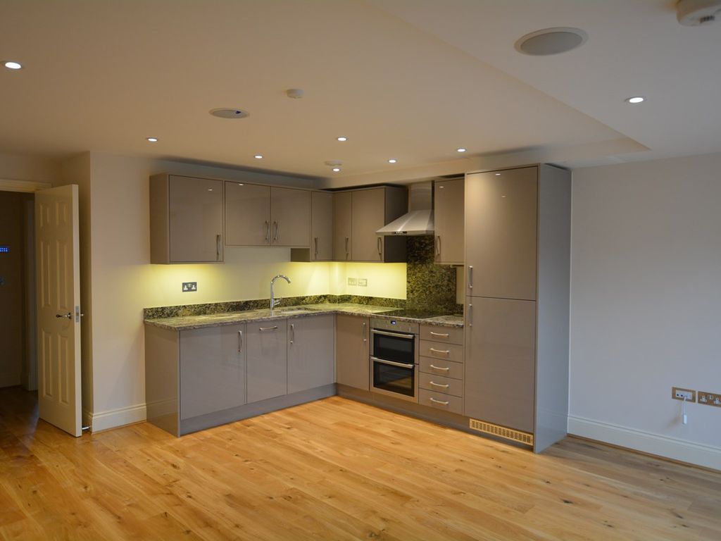 1 bed flat for sale in Crescent Lane, Bath BA1, £350,000