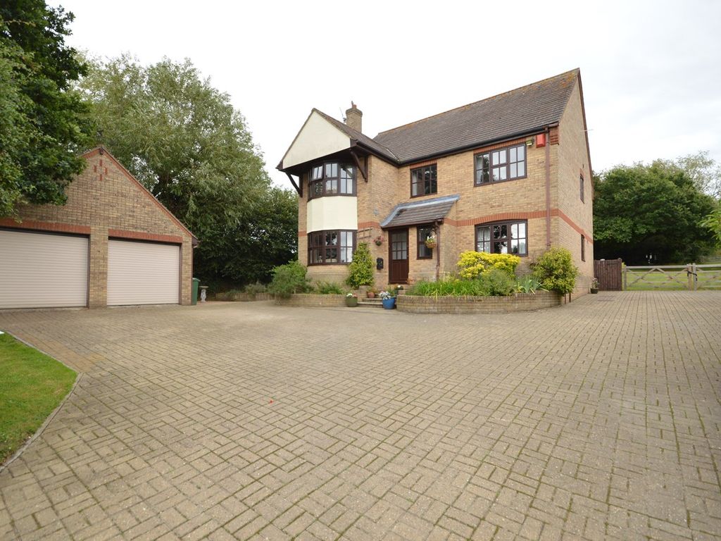 4 bed detached house for sale in Tilkey Road, Coggeshall CO6, £700,000