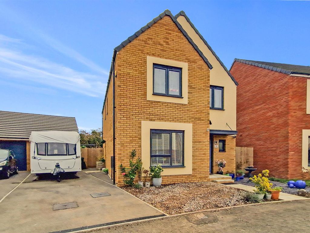 4 bed detached house for sale in Woodside Avenue, Weston-Super-Mare BS24, £400,000