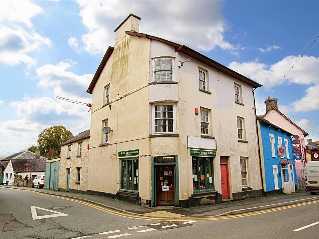 3 bed town house for sale in Market Square, Newcastle Emlyn SA38, £160,000