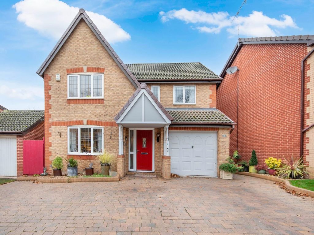 4 bed detached house for sale in Linton Close, Bawtry, Doncaster DN10, £360,000