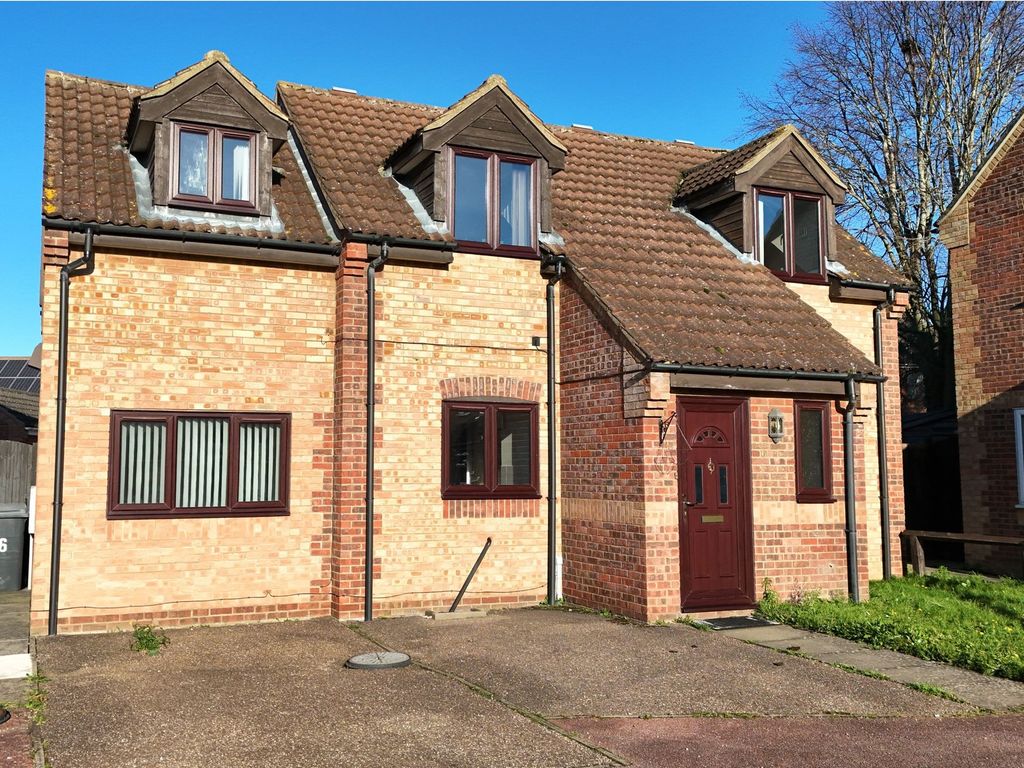 3 bed detached house for sale in Granville Gardens, Mildenhall IP28, £325,000