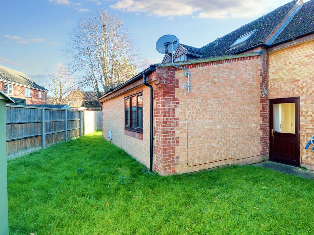 3 bed detached house for sale in Granville Gardens, Mildenhall IP28, £325,000