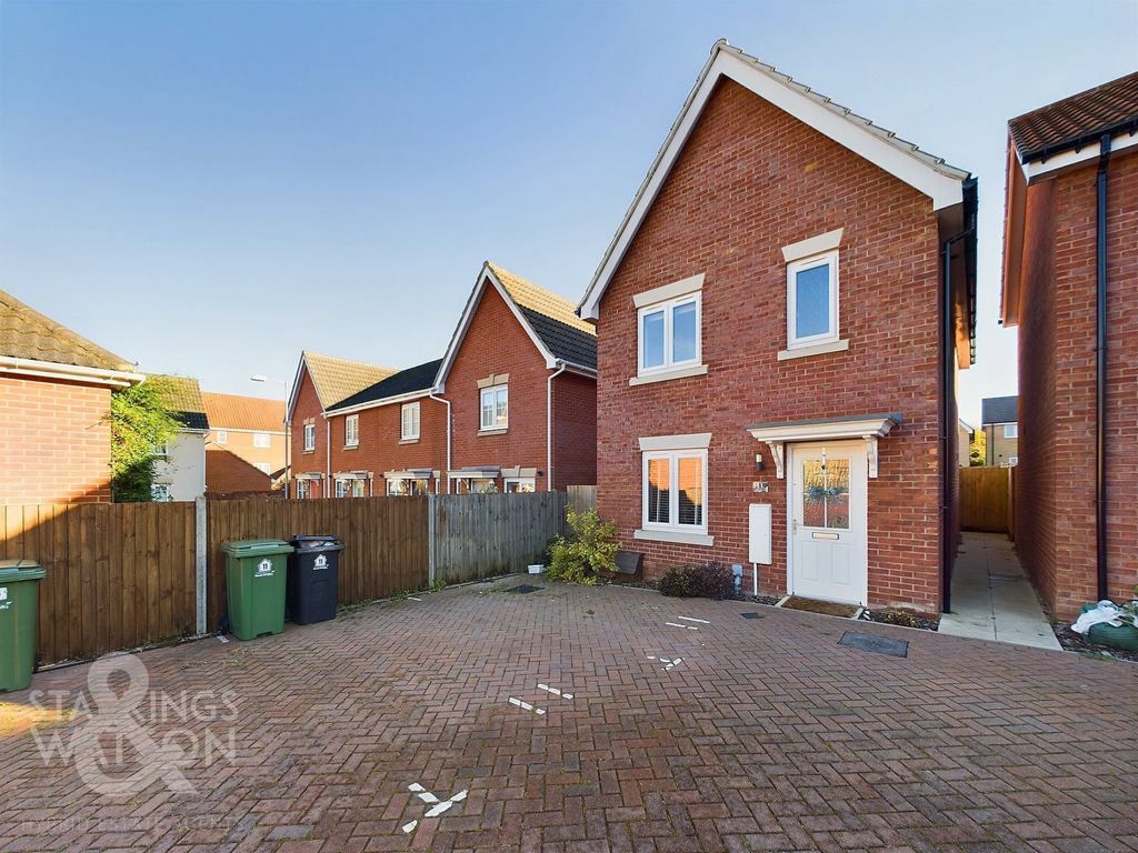 3 bed detached house for sale in Teal Drive, Queens Hill, Norwich NR8, £280,000