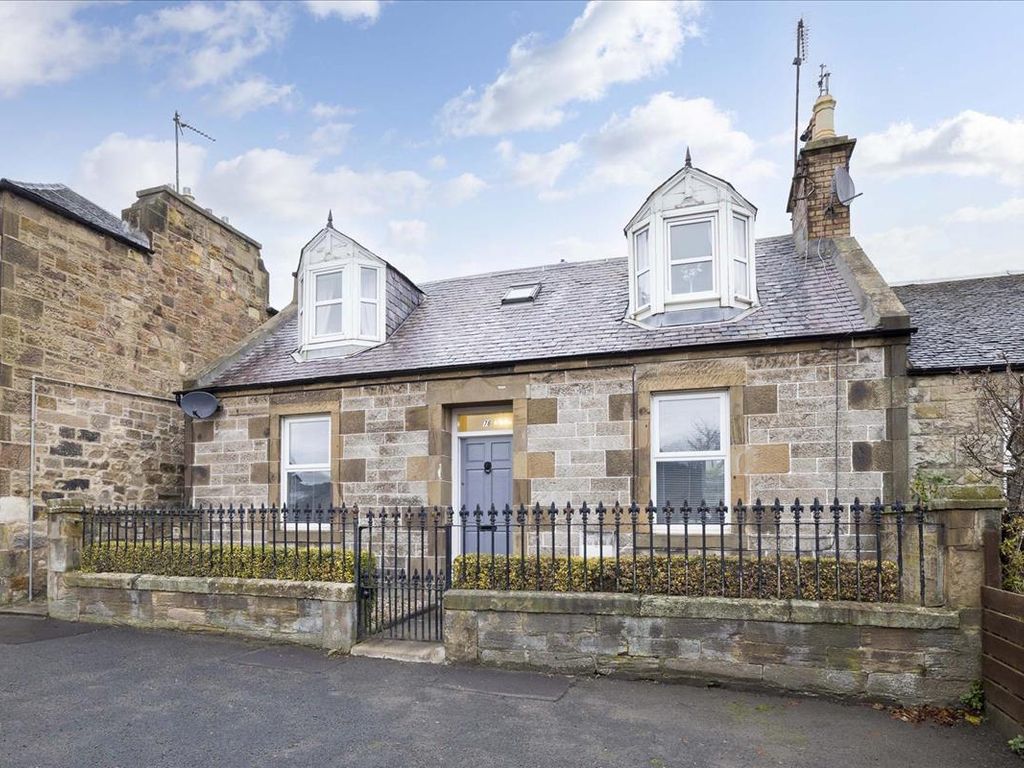 3 bed end terrace house for sale in 76 High Street, Loanhead EH20, £260,000