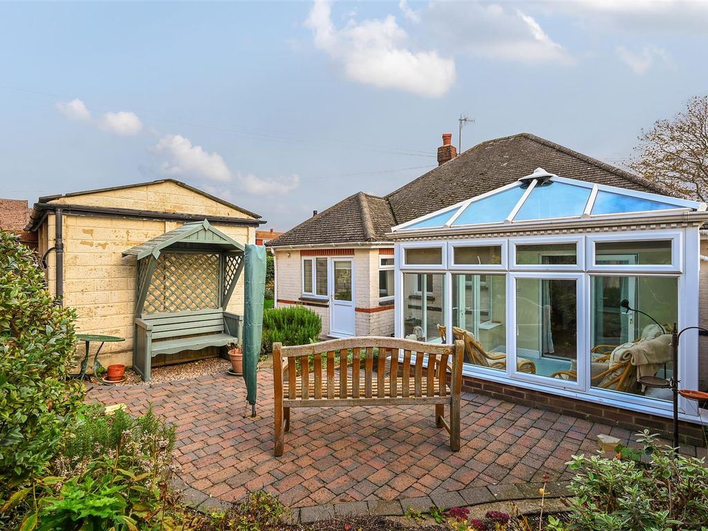 2 bed detached bungalow for sale in Mile Oak Road, Portslade, Brighton BN41, £400,000