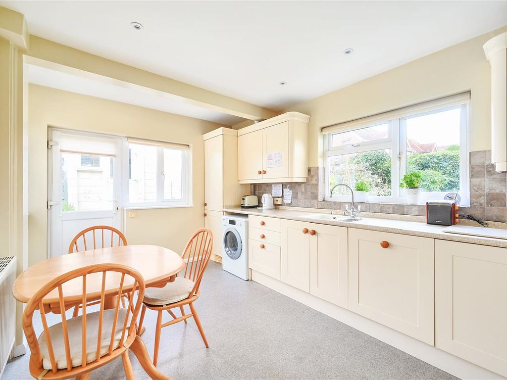 2 bed detached bungalow for sale in Mile Oak Road, Portslade, Brighton BN41, £400,000