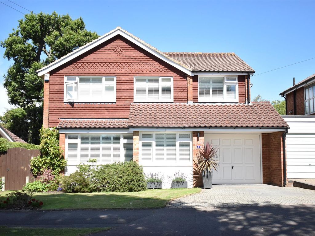 4 bed detached house for sale in Forest Way, Ashtead KT21, £925,000