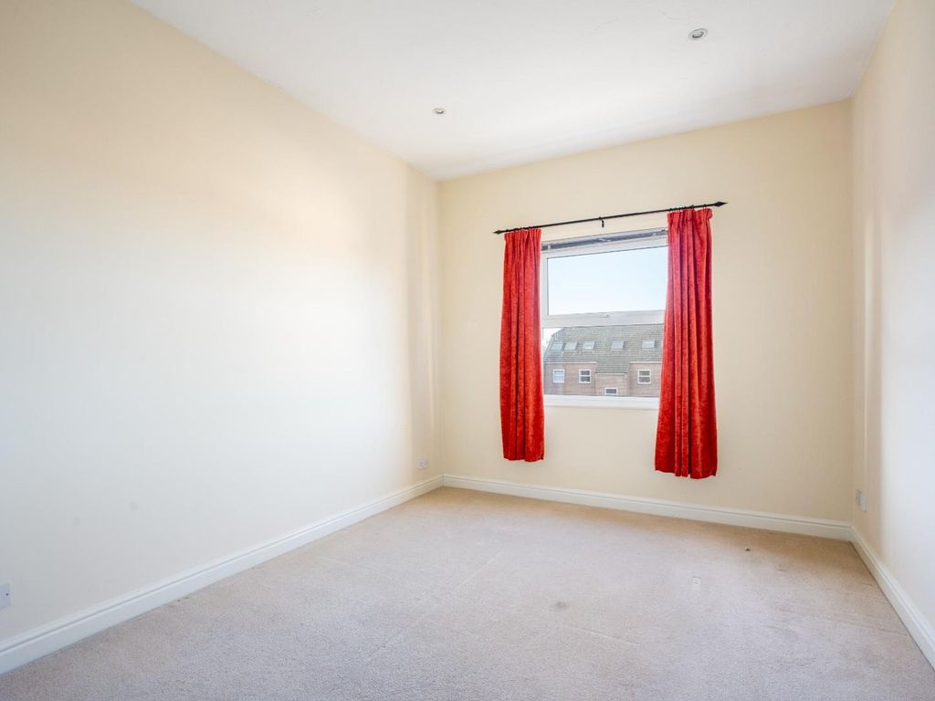 2 bed flat for sale in Whitecross Gardens, Huntington Road, York YO31, £250,000