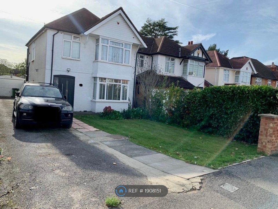 3 bed detached house to rent in Langley Road, Slough SL3, £2,500 pcm