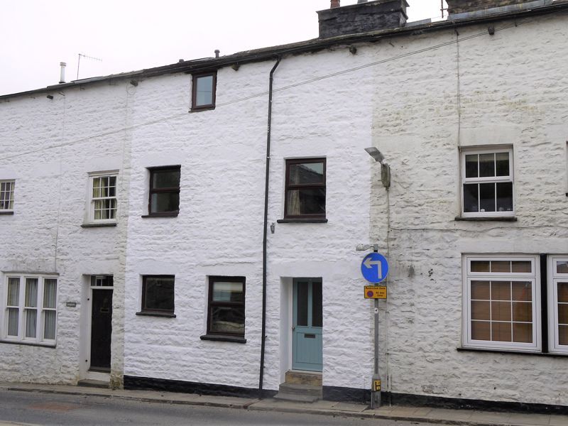 3 bed property for sale in Main Street, Sedbergh LA10, £290,000