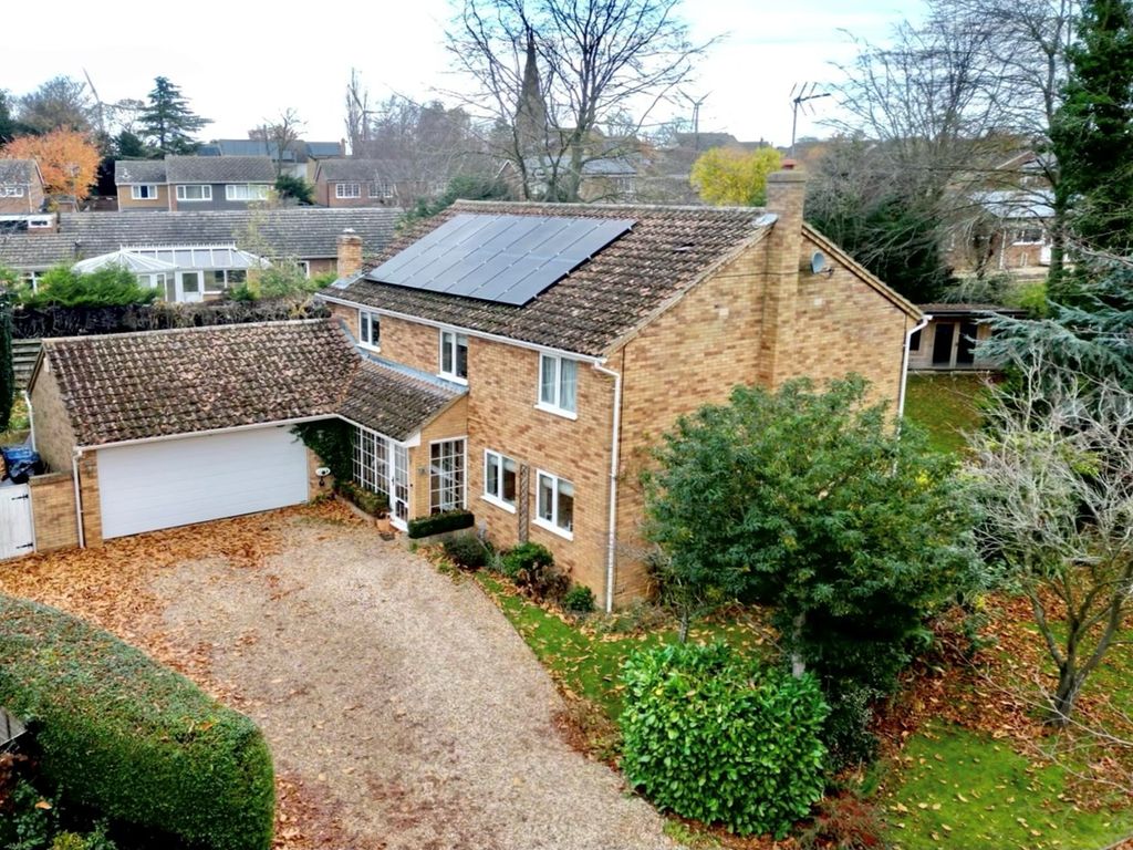 5 bed detached house for sale in Spinney Field, Ellington, Huntingdon PE28, £675,000