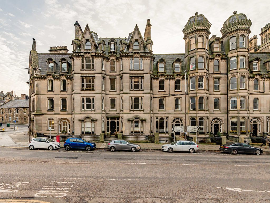 2 bed flat for sale in Castle Terrace, Edinburgh EH1, £350,000