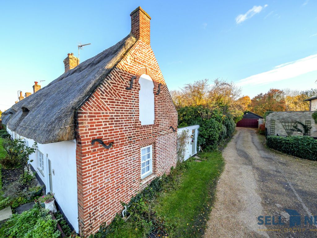 2 bed cottage for sale in Long Row, Cambridge CB23, £350,000