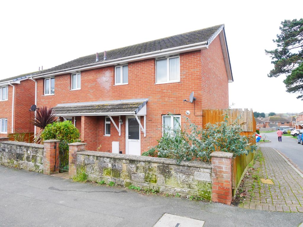 3 bed property to rent in The Fairway, Sandown, Isle Of Wight. PO36, £950 pcm