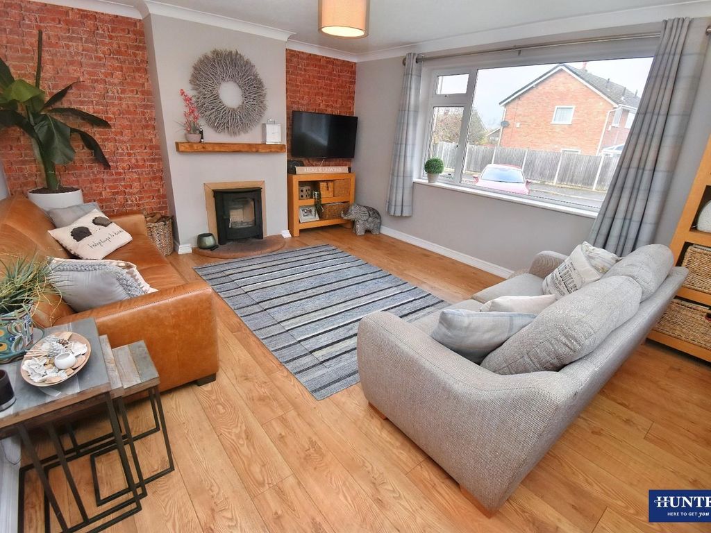 3 bed property for sale in Steeple Close, Wigston LE18, £290,000