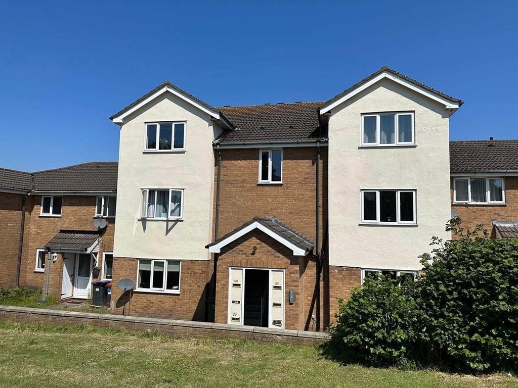 2 bed flat for sale in Marlborough Way, Telford TF3, £59,950