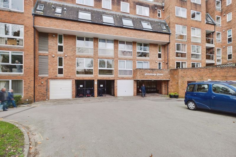 1 bed flat for sale in Homewaye House, Bournemouth BH4, £95,000