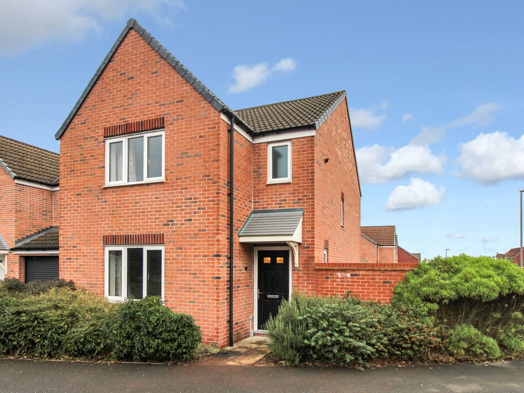 3 bed detached house for sale in Stewart Way, Annesley, Nottingham NG15, £250,000