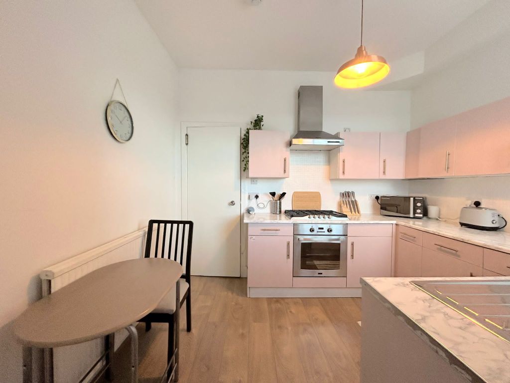 2 bed flat for sale in Mary Street, Lauriston FK2, £84,995
