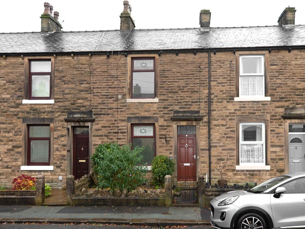 2 bed terraced house to rent in Kirkmoor Road, Clitheroe, Lancashire BB7, £795 pcm