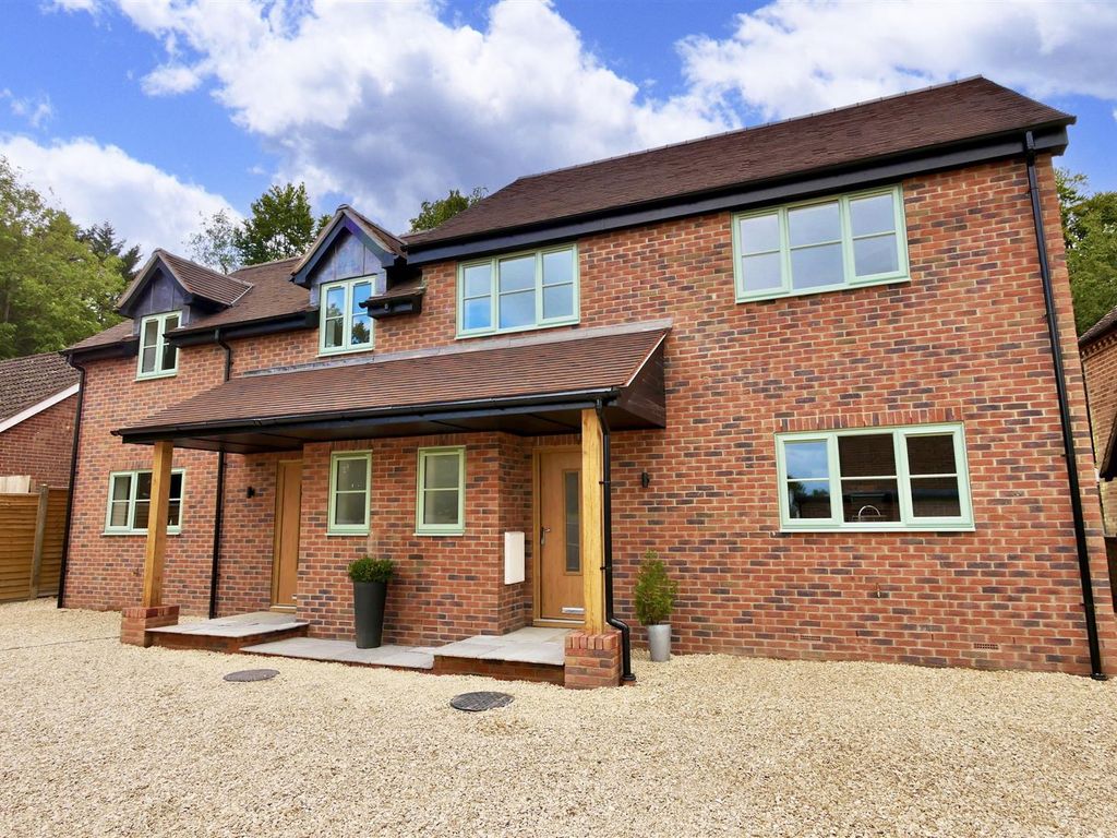 New home, 3 bed semi-detached house for sale in Emmens Close, Checkendon, Reading RG8, £425,000