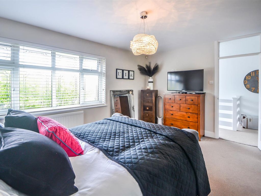 4 bed detached house for sale in Shoebury Road, Southend-On-Sea SS1, £800,000