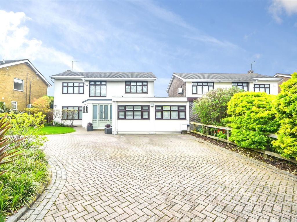 4 bed detached house for sale in Shoebury Road, Southend-On-Sea SS1, £800,000