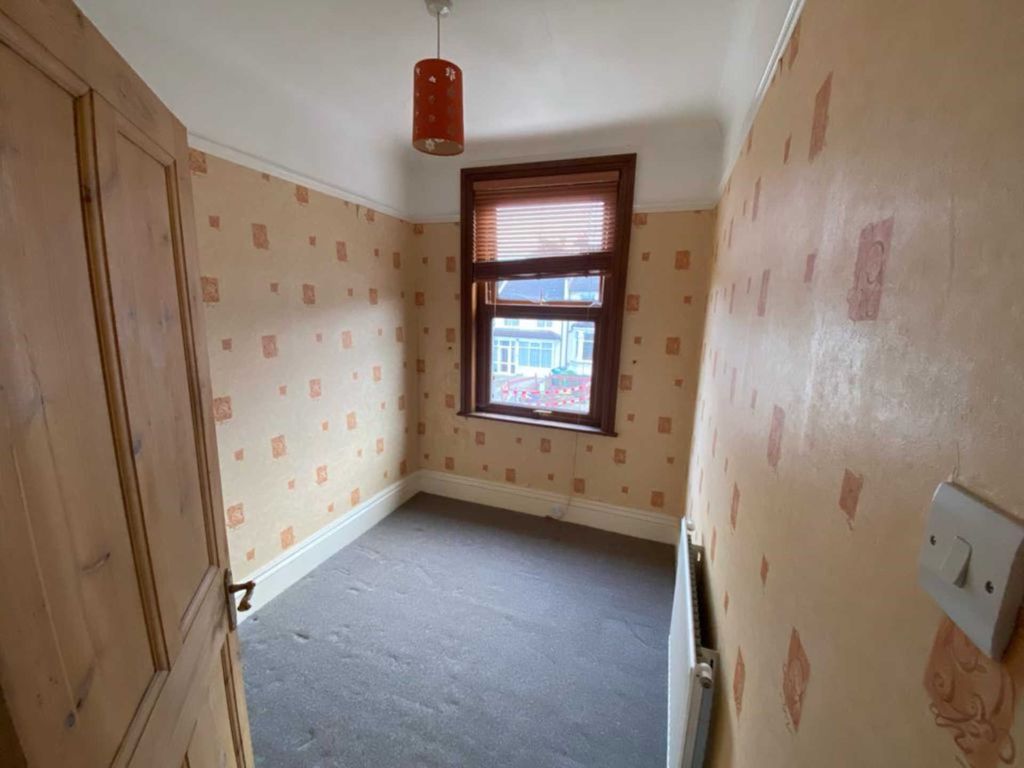 3 bed property for sale in Rochdale Road, Abbey Wood SE2, £425,000