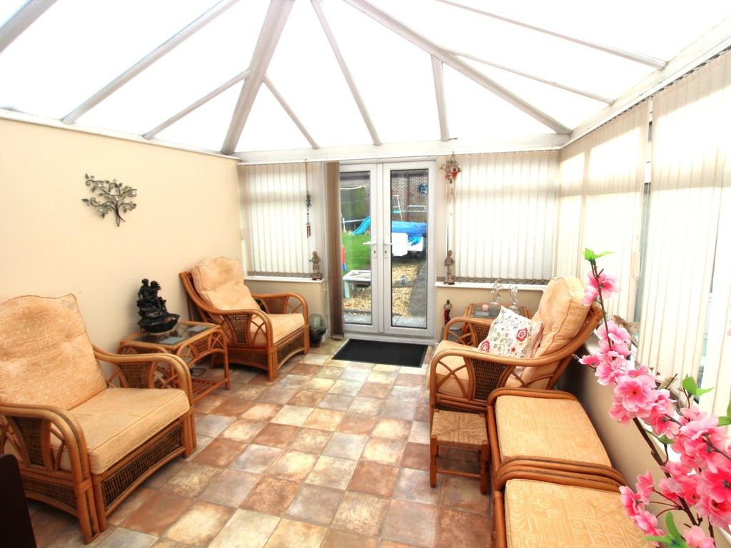 2 bed bungalow for sale in Davids Close, Alveston, Bristol BS35, £420,000