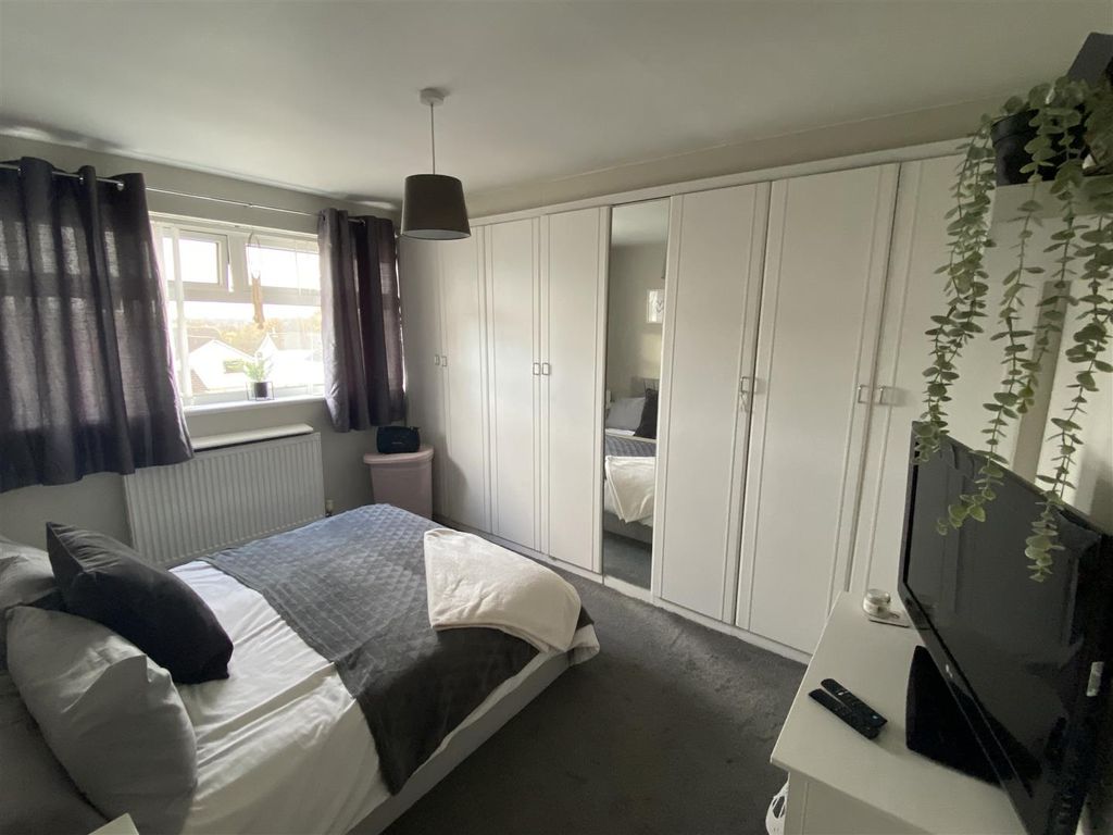 3 bed terraced house for sale in Grosvenor Place, Sebastopol, Pontypool NP4, £195,000
