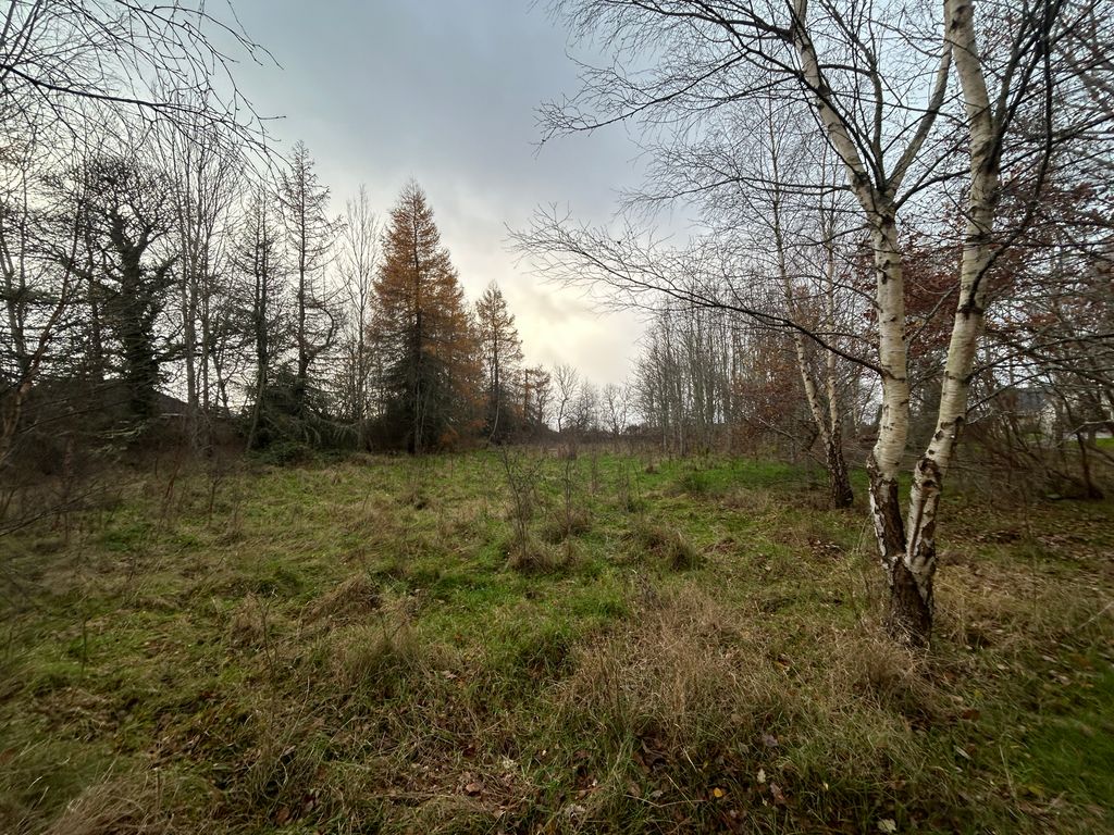 Land for sale in Land Nw Of 11-12 Mansefield Park, Kirkhill IV5, £40,000