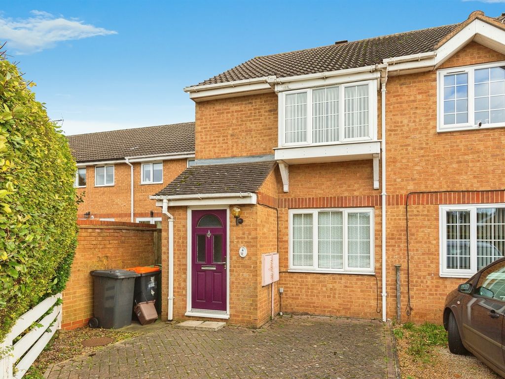 2 bed semi-detached house for sale in Marley Fields, Leighton Buzzard LU7, £285,000