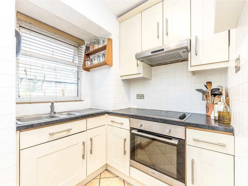 2 bed terraced house for sale in Derinton Road, London SW17, £475,000